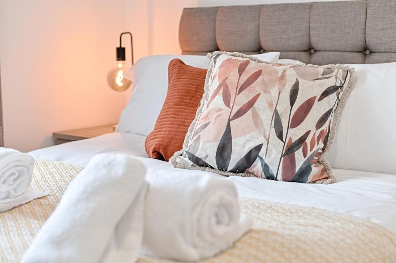 The Glenroy - Tv In Every Bedroom! Swansea Extérieur photo